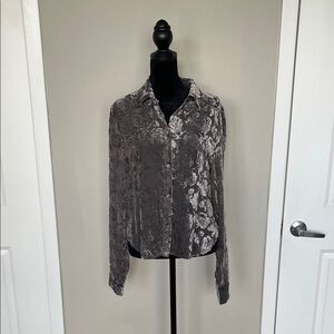 GAP Gray Floral Button Down Shirt